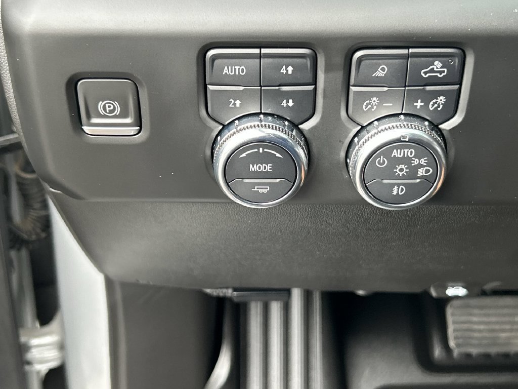 Used 2022 GMC Sierra 1500 AT4 w/ AT4 Premium Package AWD/4WD image 18