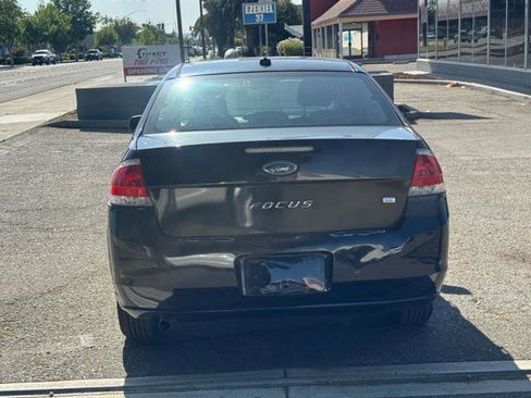 Used 2011 Ford Focus SE w/ 201A Rapid Spec Order Code FWD image 4
