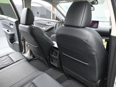 New 2026 Nissan Rogue Platinum w/ Platinum Premium Package image 24