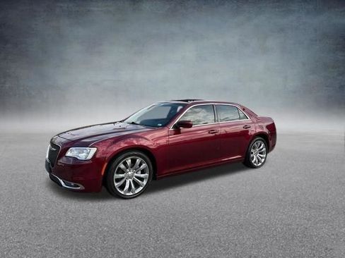Used 2019 Chrysler 300 Touring w/ Quick Order Package 2EF RWD image 16