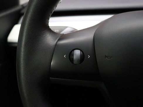 Used 2021 Tesla Model Y Long Range image 50