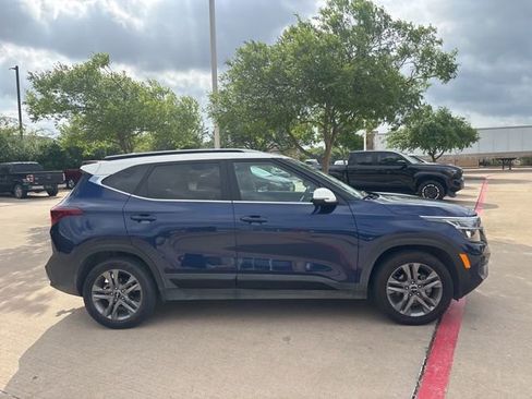 Used 2023 Kia Seltos S w/ Navigation Package image 4