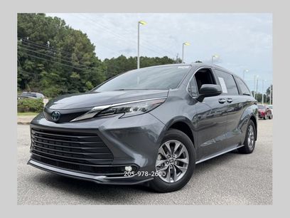 Used 2025 Toyota Sienna XLE