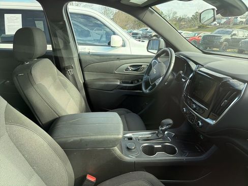 Used 2023 Chevrolet Traverse LT w/ LPO, Floor Liner Package image 2