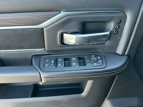 New 2026 RAM 2500 Laramie AWD/4WD image 10