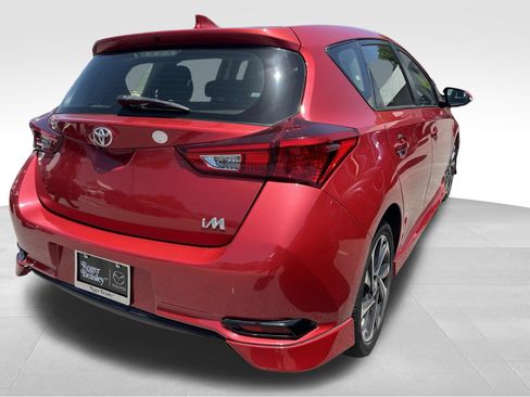 Used 2018 Toyota Corolla iM FWD image 5