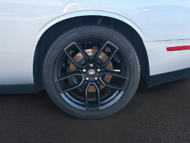 Used 2022 Dodge Challenger R/T Scat Pack w/ Driver Convenience Group RWD image 30