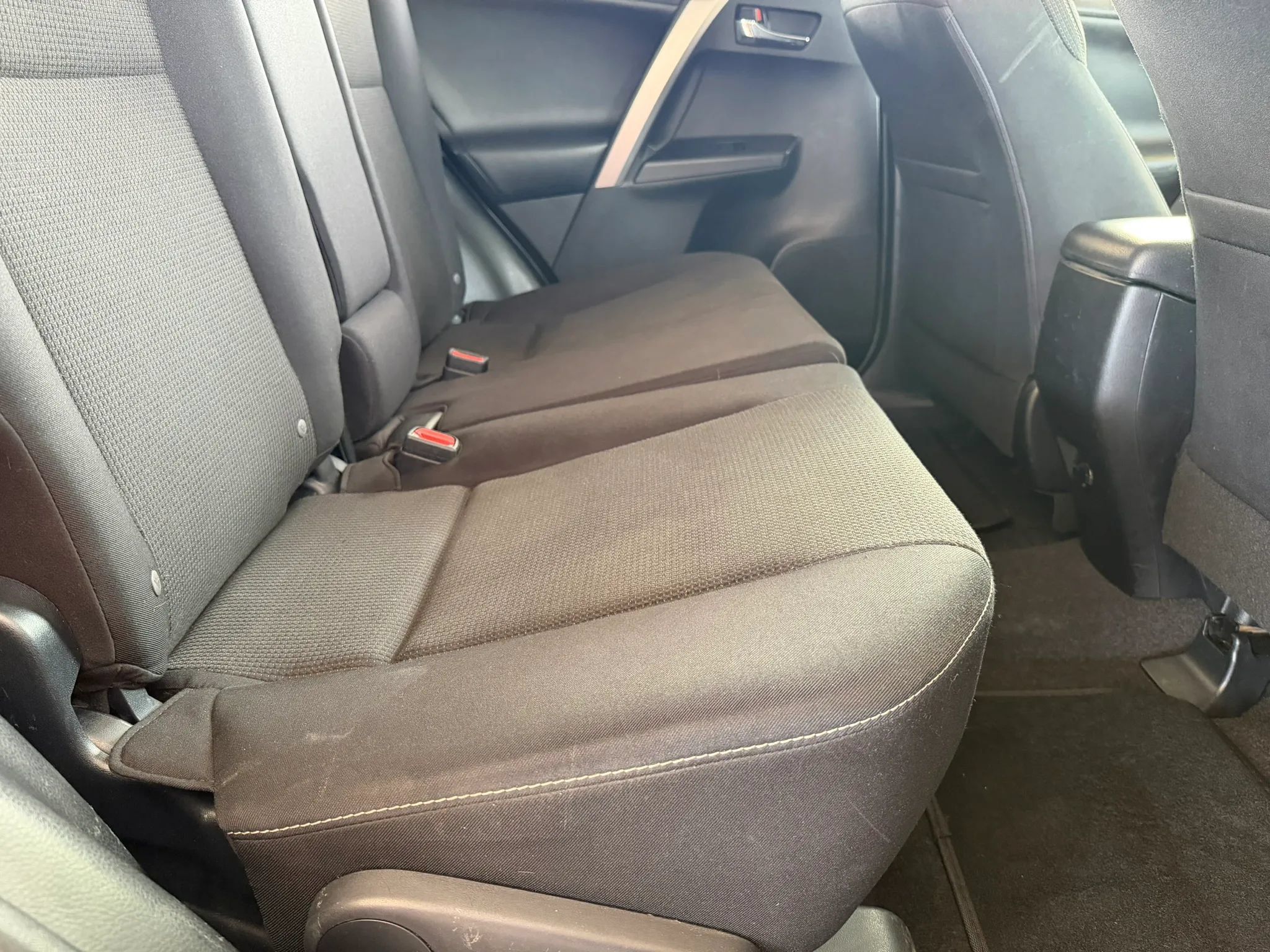 Used 2016 Toyota RAV4 XLE w/ Convenience Package AWD/4WD image 12