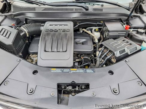 Used 2017 Chevrolet Equinox LS image 34