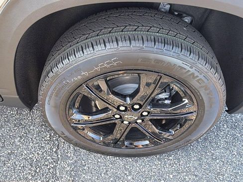 New 2027 Chevrolet Traverse LT w/ Midnight/Sport Edition FWD image 12