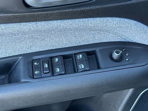 Used 2025 Jeep Compass Latitude w/ Convenience Group image 12