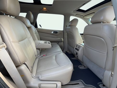 Used 2015 Nissan Pathfinder Platinum w/ Cargo Package FWD image 26
