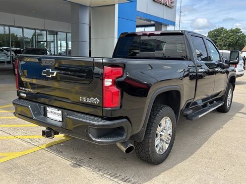 Used 2022 Chevrolet Silverado 2500 High Country w/ Z71 Off-Road Package AWD/4WD image 3