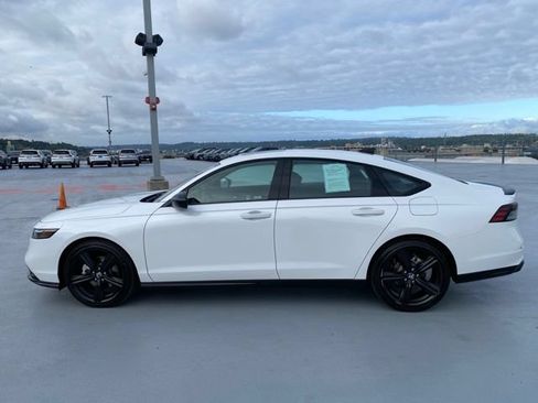 Used 2025 Honda Accord Sport image 5