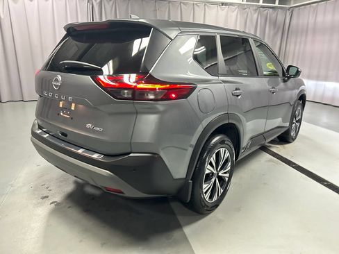 Used 2023 Nissan Rogue SV AWD/4WD image 7