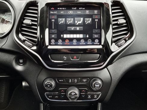 Used 2019 Jeep Cherokee Limited AWD/4WD image 36