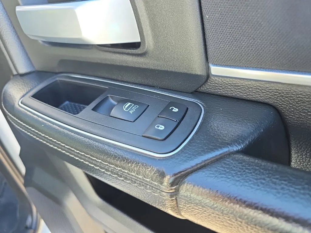 Used 2024 RAM 2500 Big Horn AWD/4WD image 22
