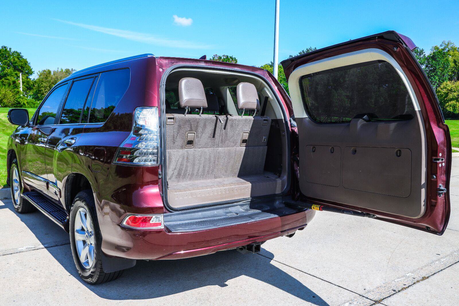 Used 2018 Lexus GX 460 w/ Navigation Package AWD/4WD image 14
