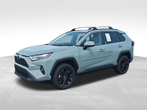 Used 2023 Toyota RAV4 XLE Premium AWD/4WD image 4
