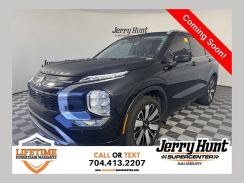 Used 2025 Mitsubishi Outlander SEL FWD image 1