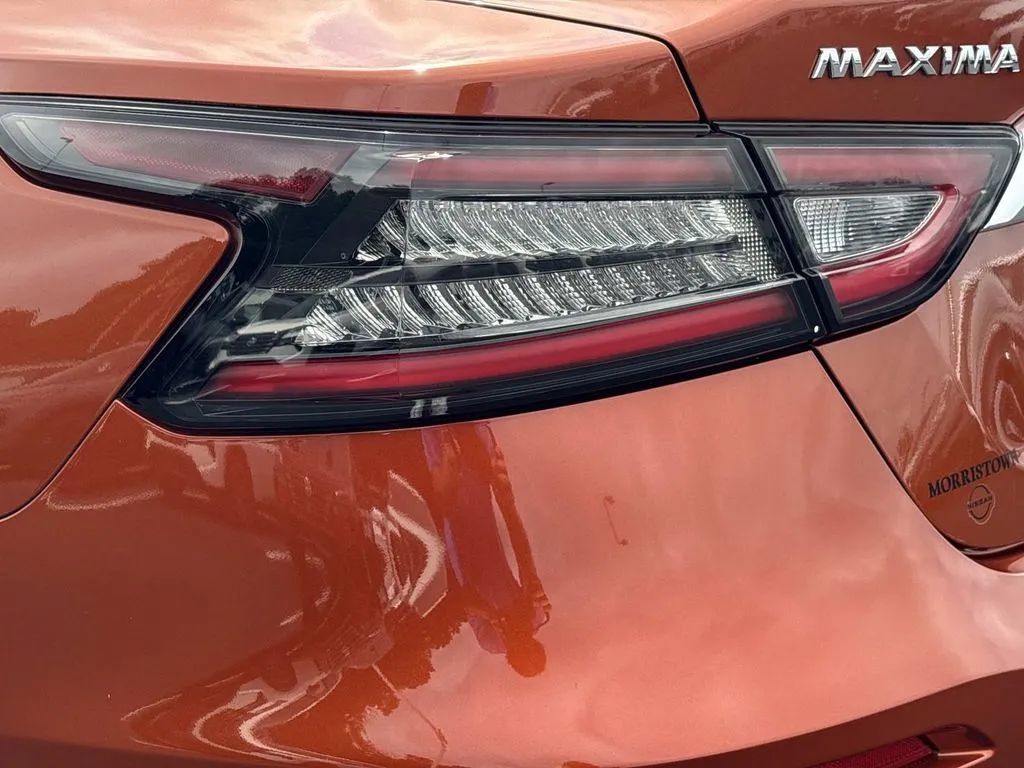 Used 2021 Nissan Maxima Platinum w/ Sport Mat Group FWD image 10
