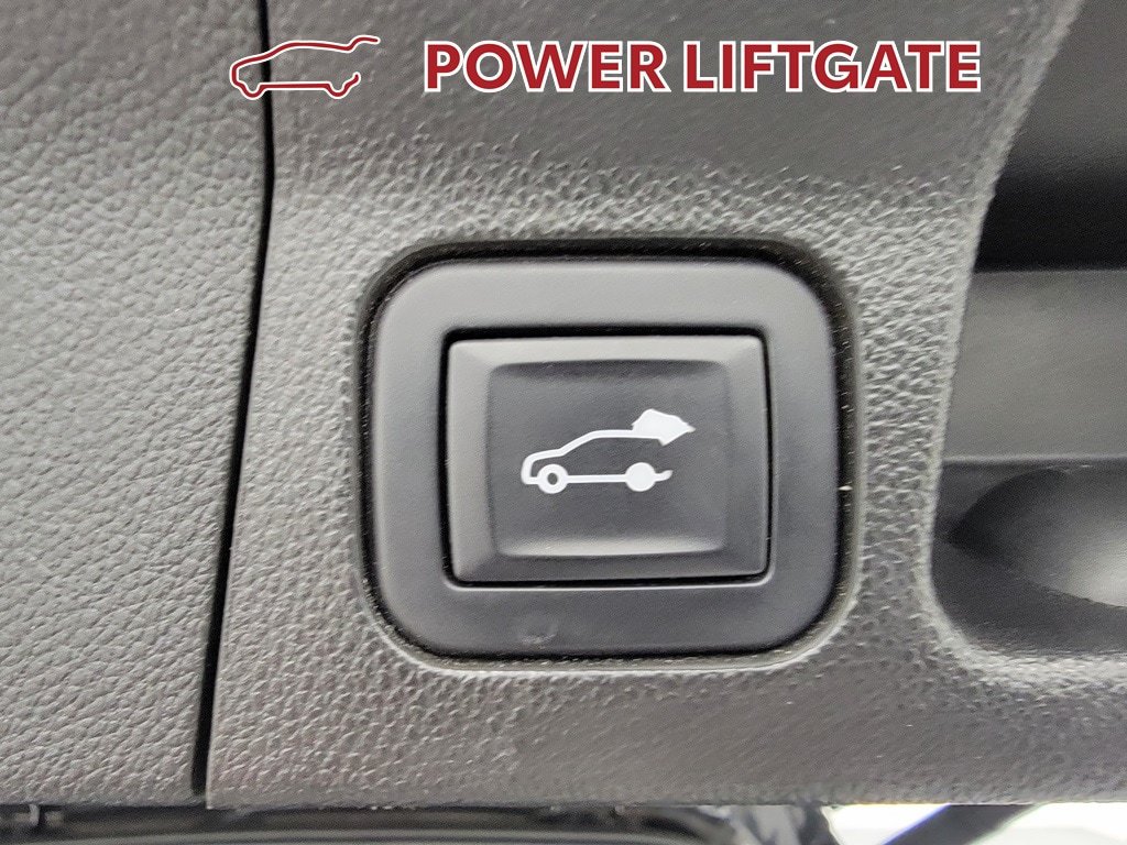 Used 2018 GMC Acadia Denali w/ Technology Package FWD image 34