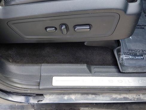 Used 2016 Lincoln Navigator L Select AWD/4WD image 13