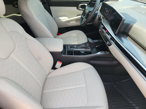 New 2026 Kia Sorento S w/ S Panoramic Sunroof Package FWD image 10