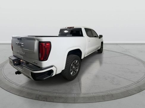 Used 2024 GMC Sierra 1500 AT4 w/ Technology Package AWD/4WD image 8