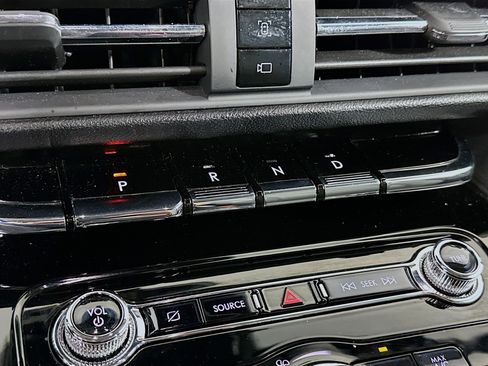 Used 2022 Lincoln Corsair AWD w/ Premium Package image 25