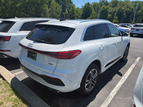 Used 2025 Audi Q5 Premium Plus w/ Premium Plus AWD/4WD image 9