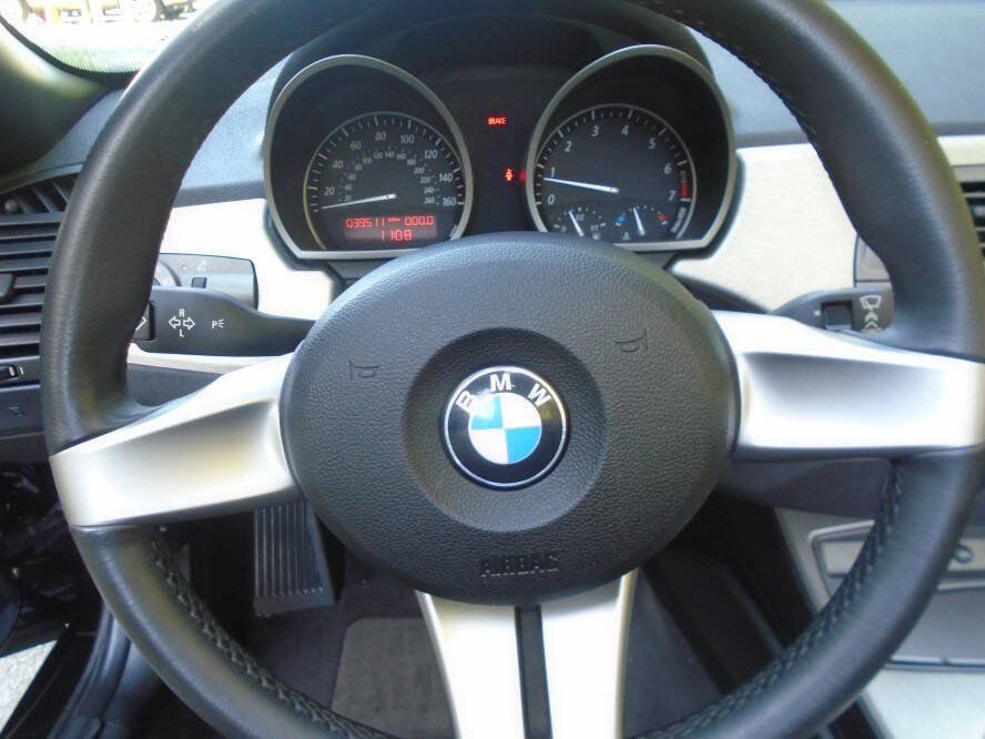 Used 2003 BMW Z4 2.5i RWD image 11