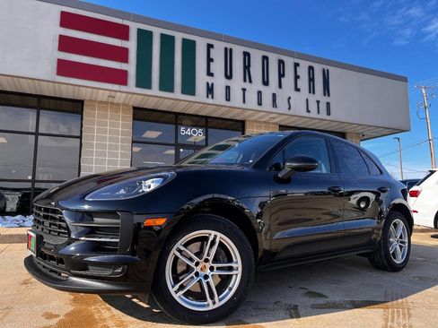 Used 2020 Porsche Macan Base AWD 4dr SUV image 1