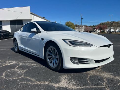 Used 2017 Tesla Model S 90D image 2