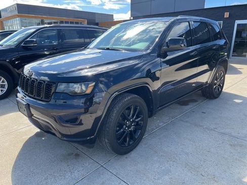 Certified 2021 Jeep Grand Cherokee Laredo X AWD/4WD image 3