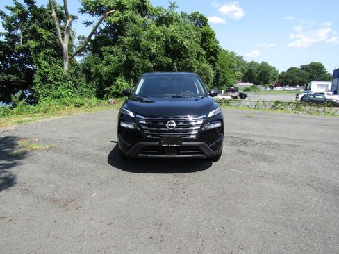 Used 2024 Nissan Rogue S AWD/4WD image 38