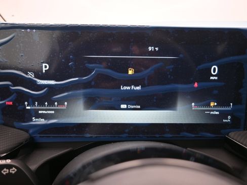 Certified 2025 Nissan Kicks SR FWD image 11