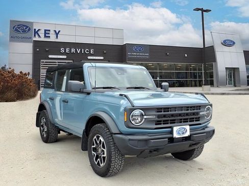 Used 2023 Ford Bronco 4-Door AWD/4WD image 3