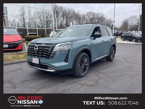 New 2026 Nissan Pathfinder SL image 1