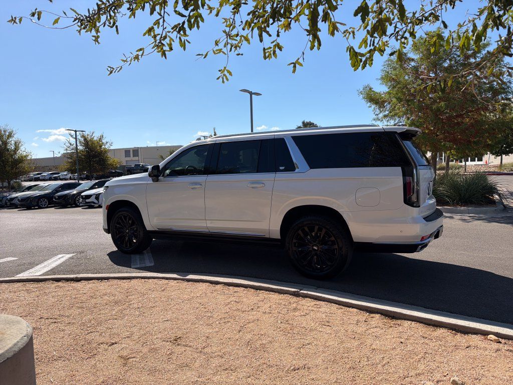 Used 2021 Cadillac Escalade ESV Premium Luxury w/ Driver Assist Tech Package RWD image 6