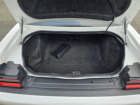 Used 2022 Dodge Challenger R/T image 17