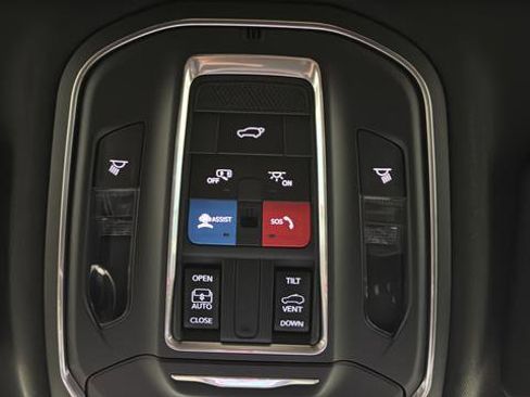 New 2026 Jeep Grand Cherokee Altitude AWD/4WD image 38