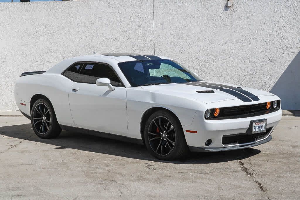 Used 2016 Dodge Challenger R/T Plus RWD image 3