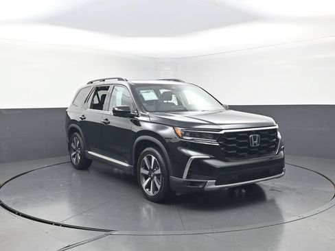 Used 2023 Honda Pilot Elite image 2