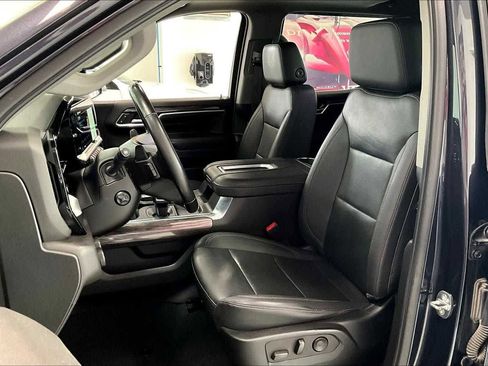Used 2022 Chevrolet Silverado 1500 LTZ w/ LTZ Convenience Package II AWD/4WD image 9