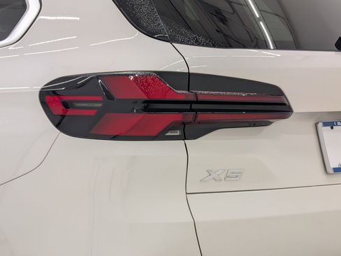 Certified 2025 BMW X5 xDrive40i w/ Climate Comfort Package image 13