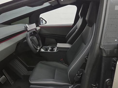 Used 2024 Tesla Cybertruck AWD Crew Cab image 5