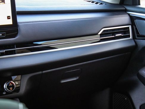 New 2025 Mitsubishi Outlander ES image 17