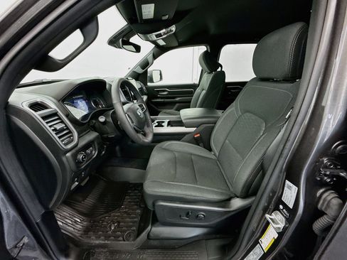 Used 2025 RAM 1500 Big Horn AWD/4WD image 13