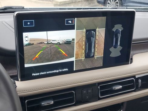 Certified 2022 Lincoln Nautilus Reserve w/ Equipment Group 201A image 17